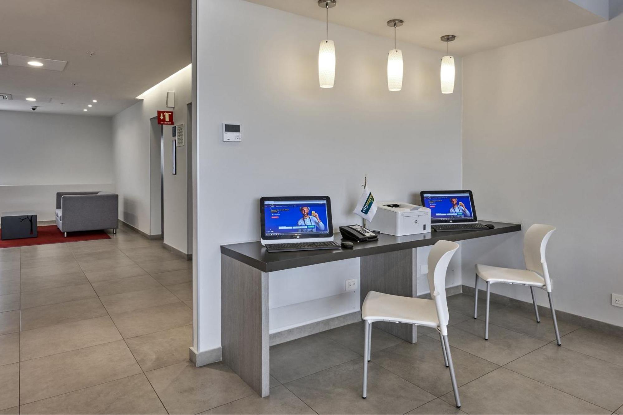 City Express Junior By Marriott Toluca Zona Industrial Εξωτερικό φωτογραφία