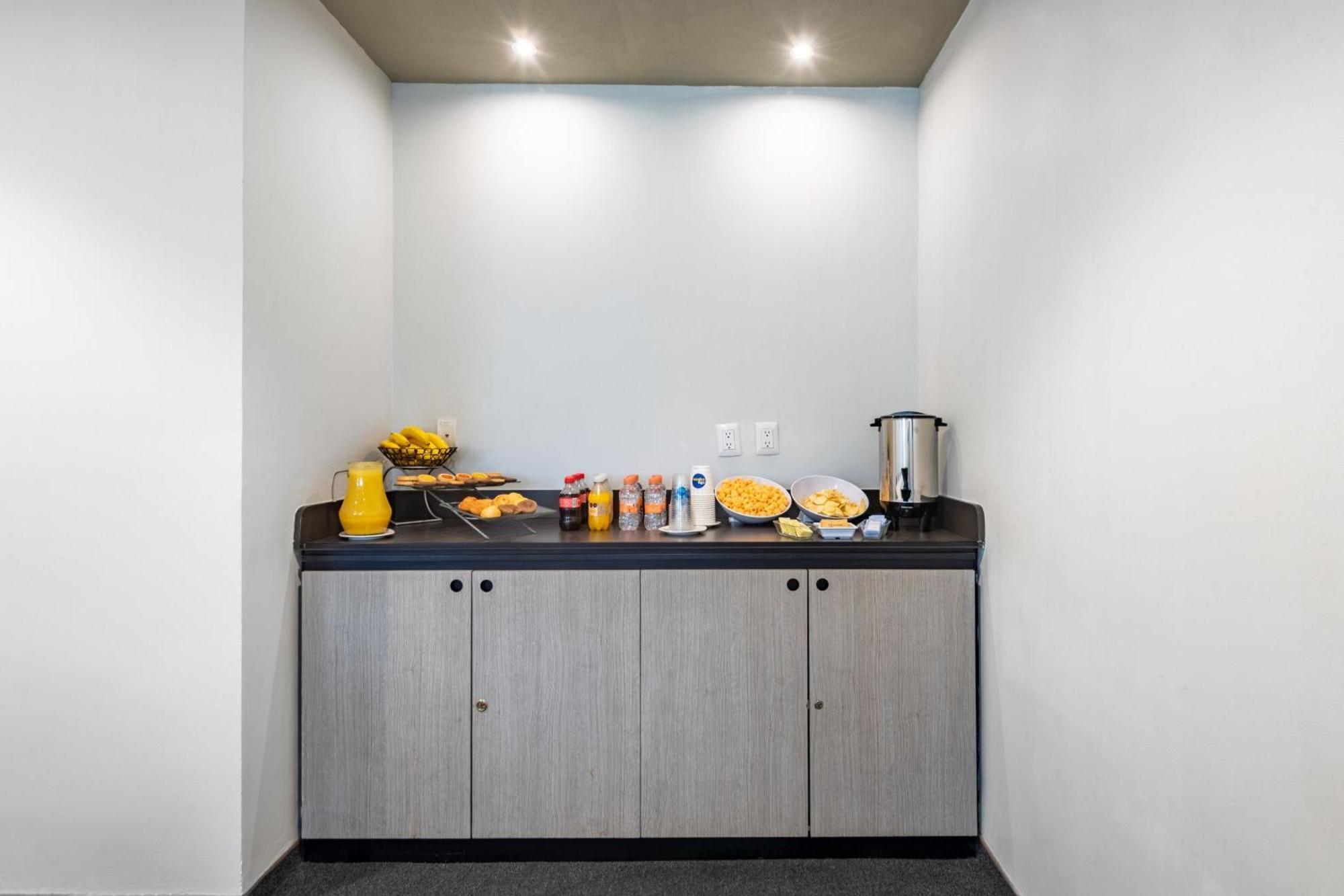 City Express Junior By Marriott Toluca Zona Industrial Εξωτερικό φωτογραφία